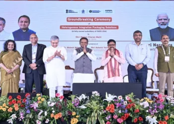 CM Mohan Charan Majhi along with Union IT Minister Ashwini Vaishnaw during the ground-breaking ceremony of the Heterogeneous Integration Packaging Solutions (3DGS) project at Info Valley.
