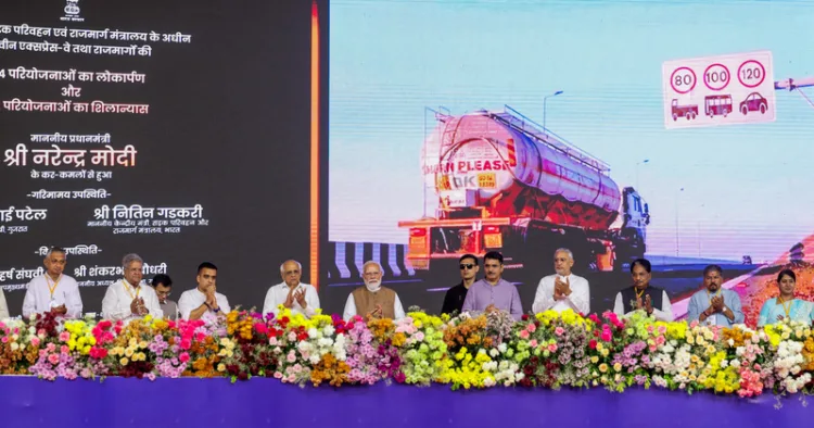 Vav-Tharad [Gujarat], Mar 31 (ANI): Prime Minister Narendra Modi during the laying of the foundation stone and inauguration of multiple development projects, in Vav-Tharad on Tuesday. Gujarat Chief Minister Bhupendra Patel, State Deputy Chief Minister Harsh Sanghavi and others also present. (DPR PMO/ANI Photo)