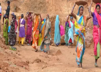 Labourers working