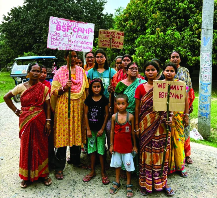 Hindu women, victims of anti-Hindu Murshidabad violence, demanding for BSF camp in their area (Photo: Organiser)