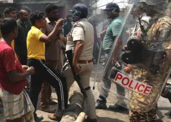 Roadblock at the Jadupur crossing on NH-12 in Malda's Englishbazar area