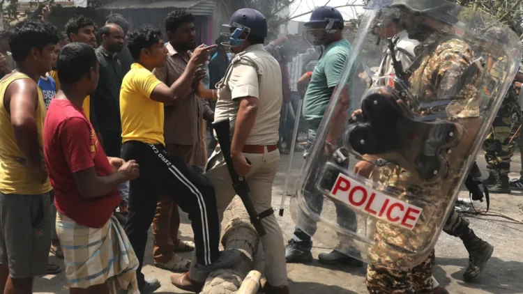 Roadblock at the Jadupur crossing on NH-12 in Malda's Englishbazar area