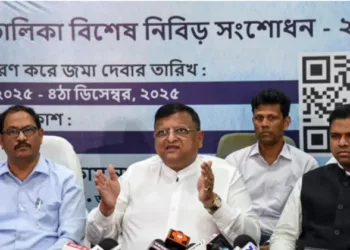 Chief Electoral Officer Manoj Kumar Agarwal addressing a press conference