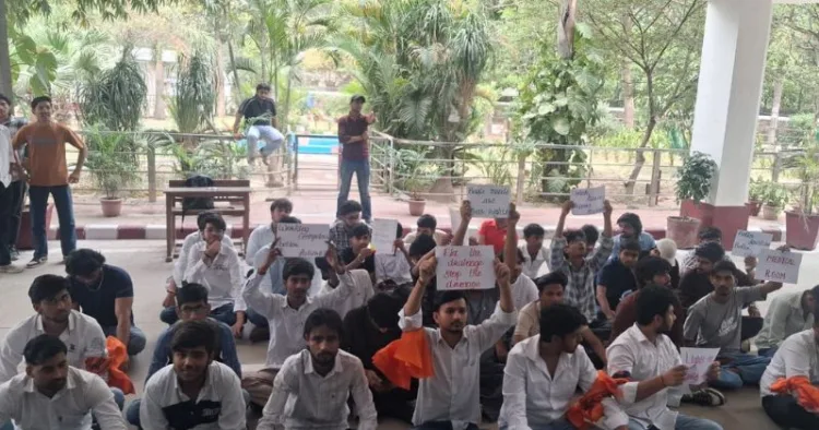 ABVP Wages Protest in DU Colleges