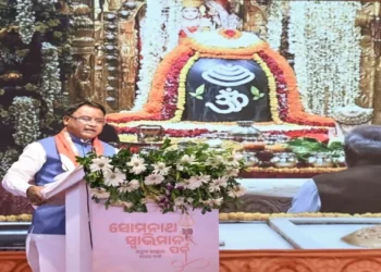 Chief Minister Mohan Charan Majhi at the ‘Somnath Swabhiman Parva’ programme organised at Lingaraj Temple, Bhubaneswar .