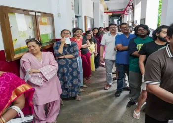 Kolkata [West Bengal], Apr 29 (ANI): Voters queue up as they wait to cast their votes at a polling station in the 161 Ballygunge Assembly constituency for the second phase of the West Bengal Assembly elections 2026, in Kolkata on Wednesday. (@ECISVEEP/ANI Photo)