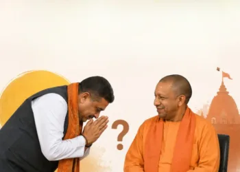 West Bengal CM Suvendu Adhikari Bows before UP CM Yogi Adityanath