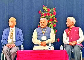 (L to R): Dr Bharat Barai, Dattatreya Hosabale, and Shrinarayan Chandak at a community event in Chicago