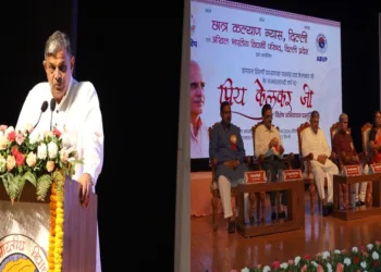 (Left) RSS Sarkaryavah Shri Dattatreya Hosabale Ji (Right) Dignitaries on the stage on the occasion of grand special commemorative programme titled ‘Priya Kelkar Ji’