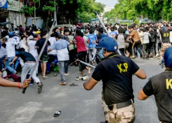 The police lathi-charge protesters at Park Circus in Kolkata on May 17. (PTI Photo)