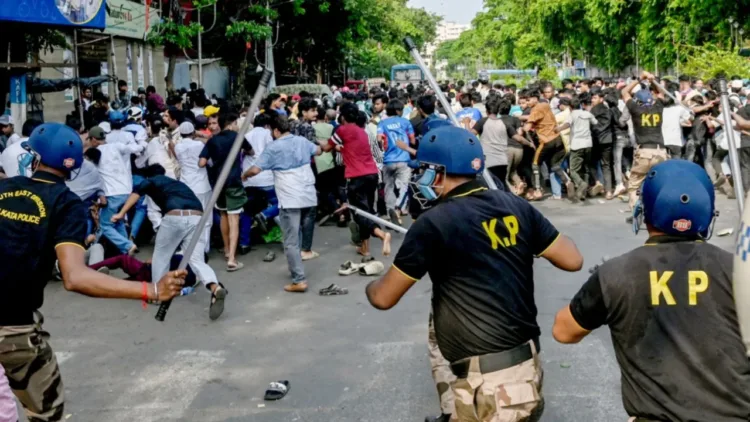 The police lathi-charge protesters at Park Circus in Kolkata on May 17. (PTI Photo)