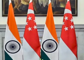 Flags of India and Singapore