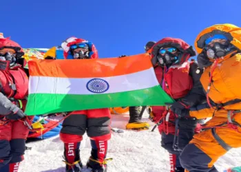 History made on Mount Everest.
#ITBP’s first-ever All-Women Expedition summited Mount Everest (8,848 m) via the South Col Route on 21 May 2026. With the first summit at 0652 hrs, all 11 women climbers reached the top. Proud moment for India. (Image source: @ITBP_official)