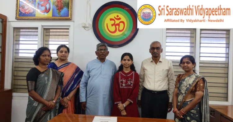 Pulla Chaitra with Prof. Tirupati Rao and Anagha Venkata Lakshmi during the felicitation ceremony at Sri Saraswati Vidya Peetham