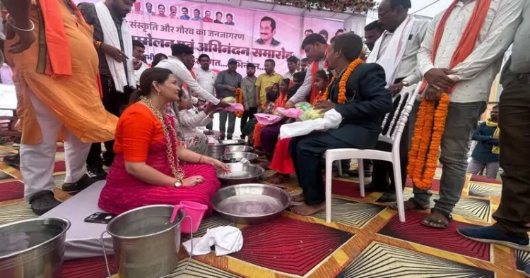 200 people, including pastor, return to "original faith" in Chhattisgarh