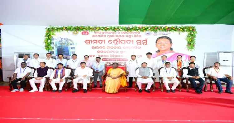 President Droupadi Murmu, accompanied by Odisha Governor Dr. Hari Babu Kambhampati, Chief Minister Mohan Charan Majhi and others , at the inauguration of the first free health camp in Rairangpur, Mayurbhanj