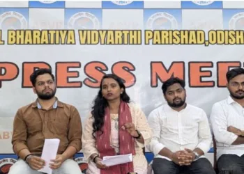 ABVP Odisha (Purv)State Secretary Deeptimayee Pratihari and others in a press conference