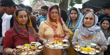 Kashmiri Pandits at Kheer Bhawani Temple(File Photo)