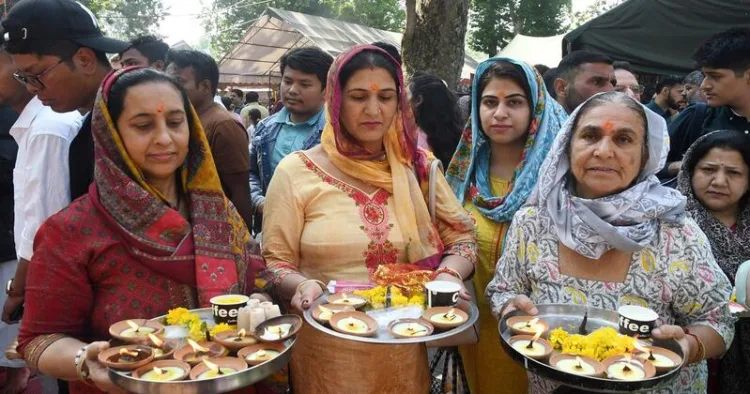 Kashmiri Pandits at Kheer Bhawani Temple(File Photo)