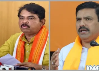 (Left) BJP leaders R Ashok (Right) BY Vijayendra