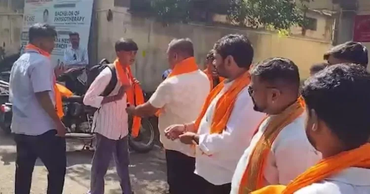 Hindu outfits distribute saffron stoles in Karnataka