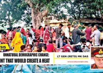 North 24 Parganas: A large crowd of Bangladeshis residing in West Bengal gathers at the Hakimpur border crossing in the Basirhat subdivision of North 24 Parganas district to cross over to Bangladesh