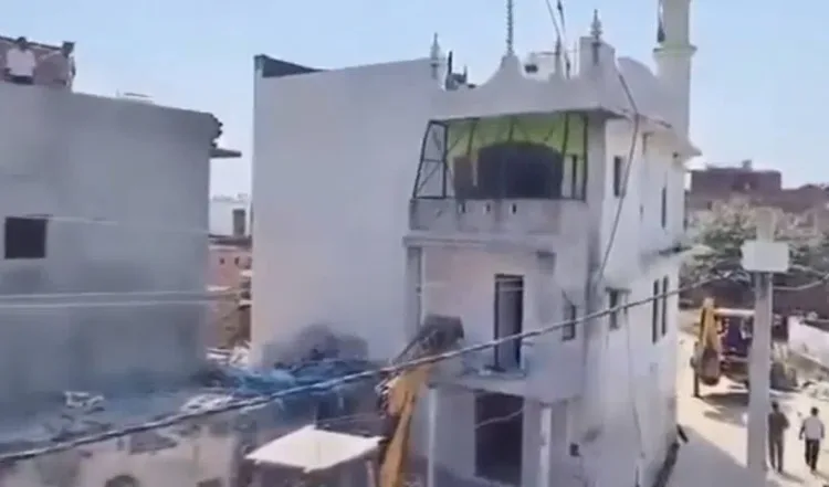Demolition of the illegal mosque in Sambhal