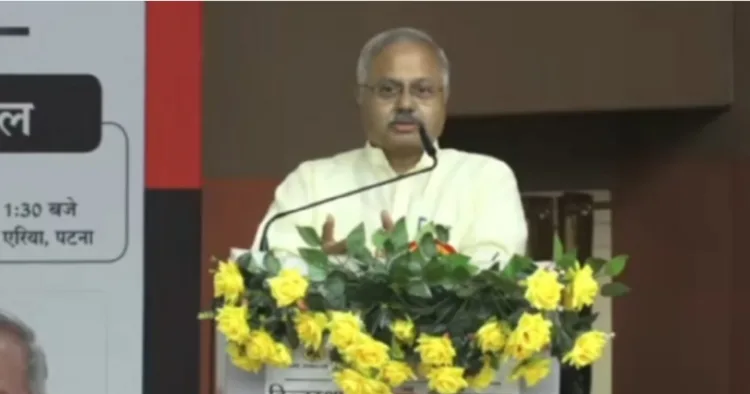 Sunil Ambekar (Akhil Bharatiya Prachar Pramukh Rashtriya Swayamsevak Sangh addressing the gathering in Patna