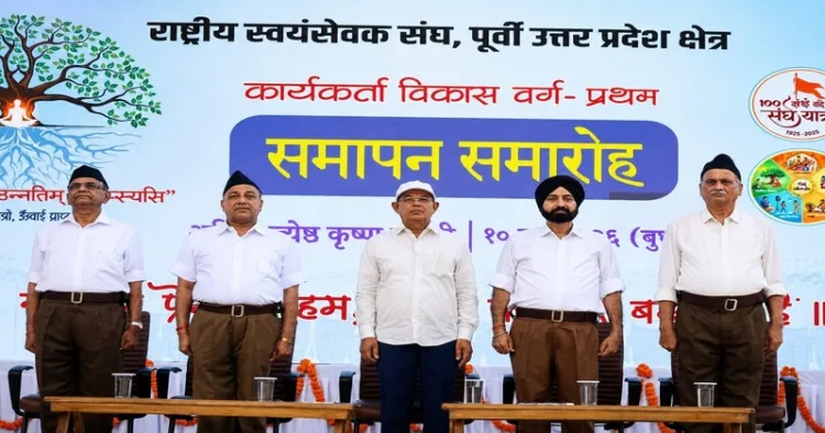 RSS functionaries on the stage on the occasion of samapan samaroh of Rashtriya Swayamsevak Sangh’s Karyakarta Vikas Varg–Pratham of Purvi Uttar Pradesh Kshetra on June 10