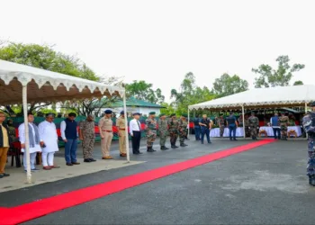 Chief Minister Yumnam Khemchand Singh pays tribute to the martyred soldiers