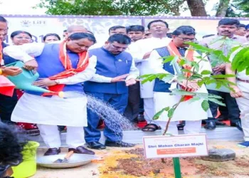 Odisha Chief Minister Mohan Charan Majhi and othets at the 77th State-Level Van Mahotsav celebration at Kapileswar Government High School in Bhubaneswar