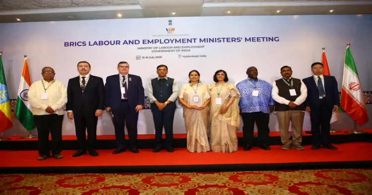 Union Minister Dr. Mandaviya with the dignitaries on the stage at the BRICS Trade Union Forum Summit