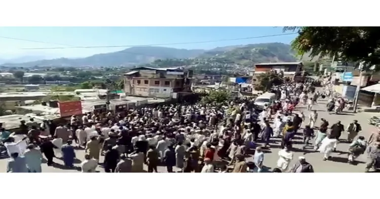 People protesting against Pakistan in PoJK