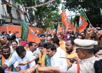 Telangana BJP president N. Ramchander Rao and party workers detained by Hyderabad Police