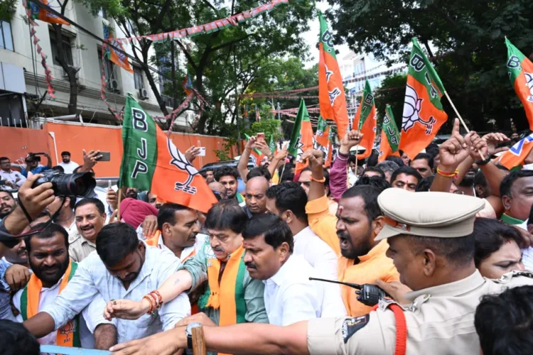 Telangana BJP president N. Ramchander Rao and party workers detained by Hyderabad Police