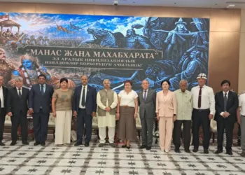 Group photo after trilateral cooperation agreements between CSIR, Manas Academy and prestigious rectors of the seven universities of Kyrgyzstan