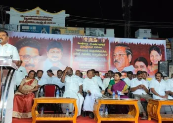 DMK MLA GV Markandayan speaking on stage