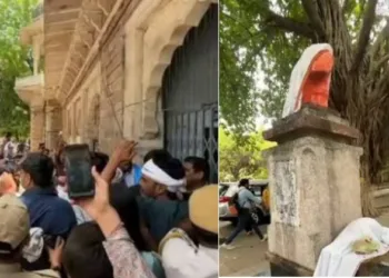 NSUI and ABVP supporters clash in Kota college over the damaged statue of Swami Vivekananda