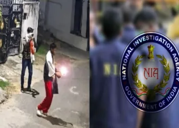 Two men attacking the Rashtriya Swayamsevak Sangh (RSS) office in Jharkhand's Ranchi with petrol bombs