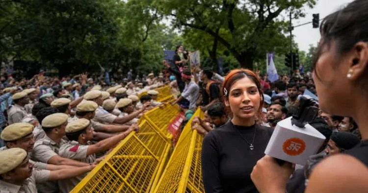 At the CJP protest a woman threatens to kill PM Modi
