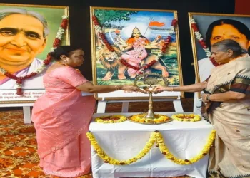 Ceremonial lamp lighting at the commencement of meeting of the Rashtra Sevika Samiti’s Akhil Bharatiya Karyakarini and Pratinidhi Mandal