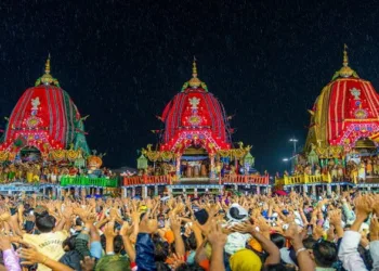 Lakhs of devotees gathered in Puri to witness the sacred Adhara Pana ritual ahead of Niladri Bije, the concluding ceremony of the annual Rath Yatra