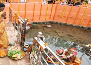 President Droupadi Murmu Offers Prayers at Tribal Shrine Maa Kandhuni Devi and Shiva Temples in Ganjam