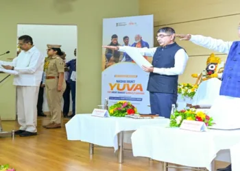 Governor Dr Haribabu Kambhampati, Chief Minister Shri Mohan Charan Majhi and other dignitaries at Nasha Mukt Yuva for Viksit Bharat Sankalp Abhiyan