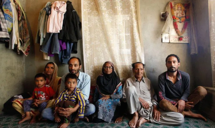 A Kashmiri Hindu family in Jammu and Kashmir used for representative purposes