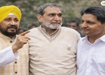 (Left to Right) Congress MP and former Punjab chief minister Charanjit Singh Channi, Late former Congress leader Sajjan Kumar, Deepender Hooda