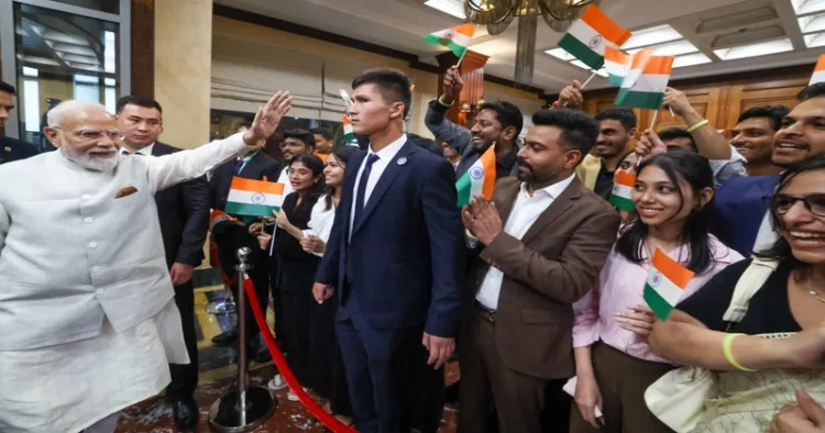 PM Modi recieved a warm welcome by the Indian diaspora in Kyrgyzstan