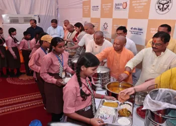 Mid-day meal by Akshay Patra Foundation in Gorakhpur