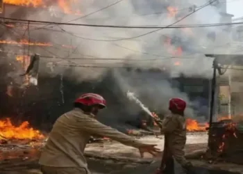 At least 7 people were killed and several others injured after a pre-dawn fire engulfed a hotel in Tarapith, West Bengal
