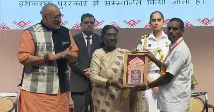President Droupadi Murmu honoured 22 artisans with the Sant Kabir and National Handloom Awards